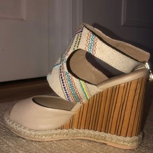 Nanette Lapore beige sandal